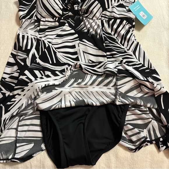 Bal Harbour Swimdress Black/White Tummy Control Bow Front Hip Minimizer Women 16 - Picture 5 of 12